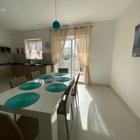 Sunshine Apartments Mellieha - Modern Three Bedroom Apartment - Apt No 2 Eksteriør bilde